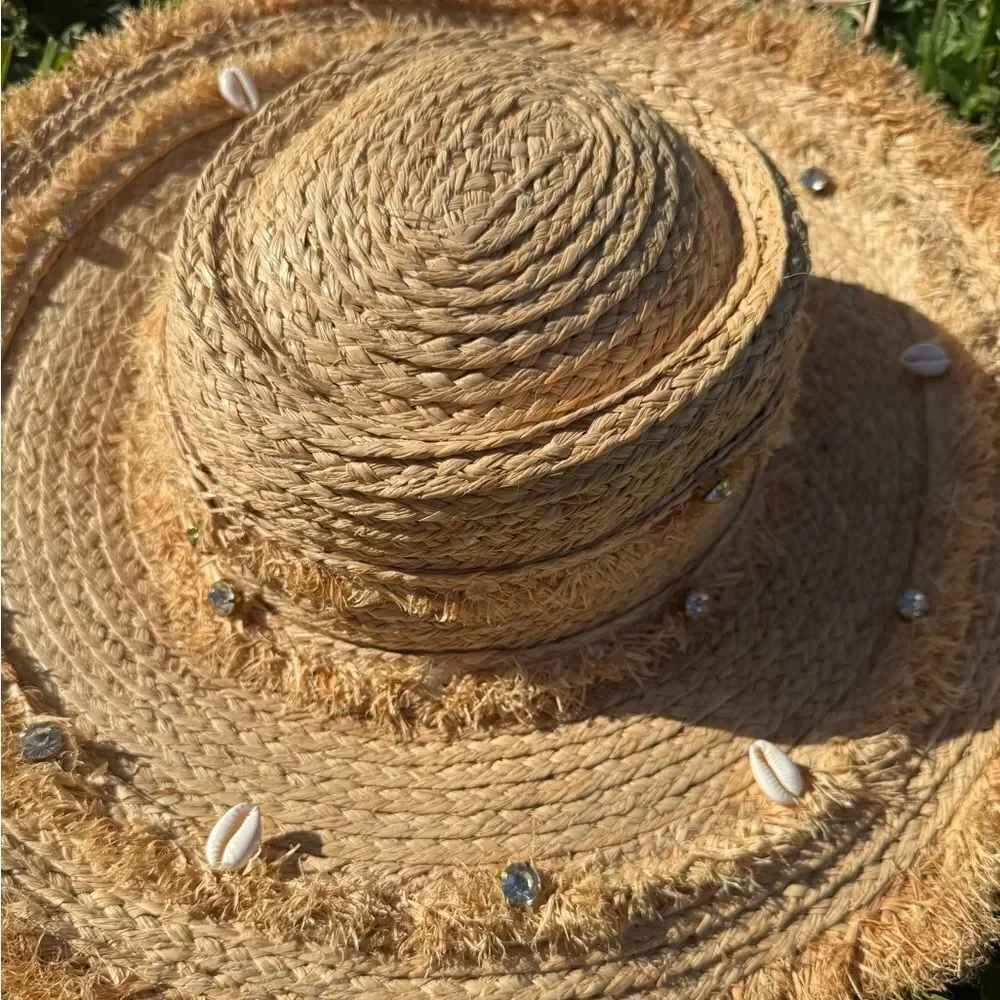 Tan Straw Sun Hat with Shell Accents BRAND NEW - Large Hat